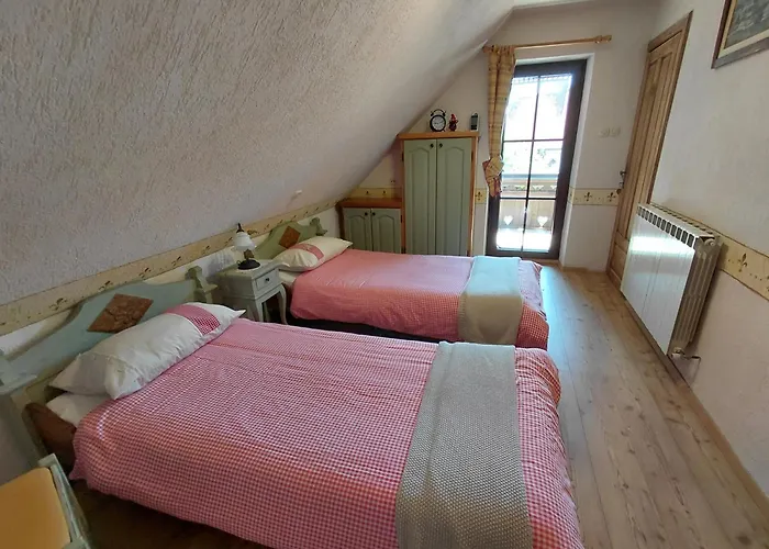 アパート Apartma Alpski Vrt *